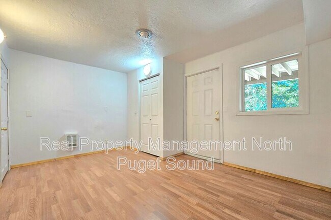 Building Photo - 15602 Ash Way