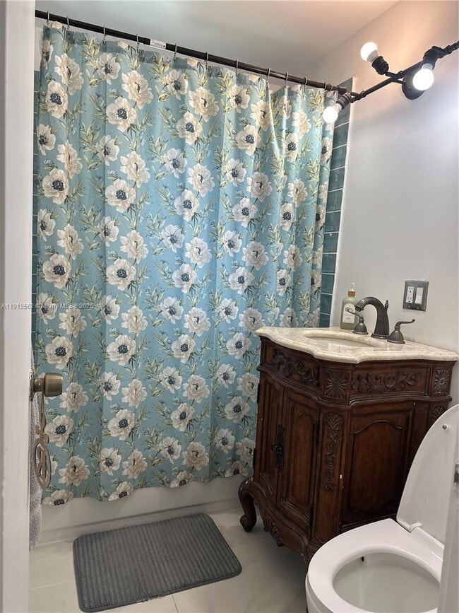 Building Photo - 420 NE 12th St