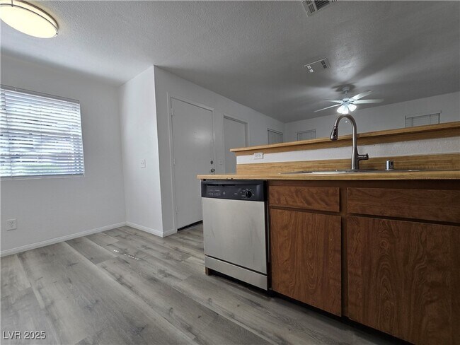 Building Photo - 2742 Alicialynn Way