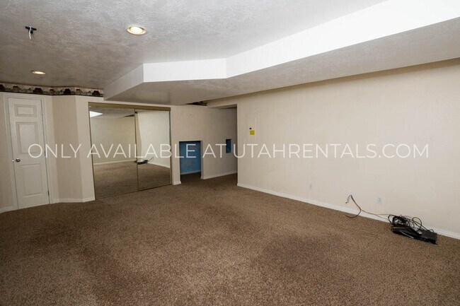 Building Photo - 3111 W Davencourt Loop
