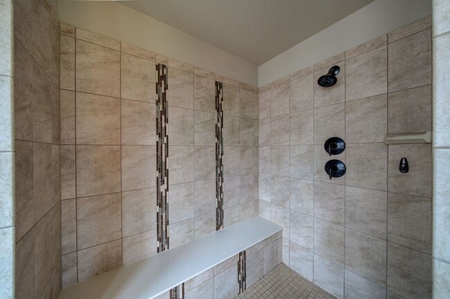 Building Photo - 15838 Long Valley Dr