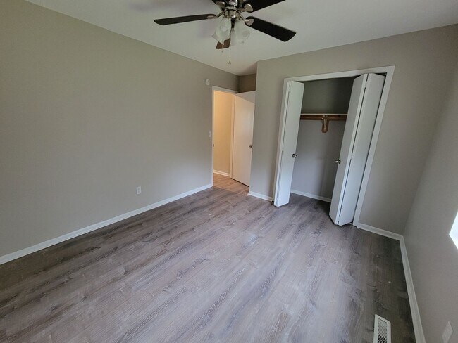 Building Photo - 630-632 W. Country Squire Ct.