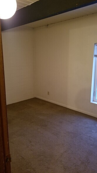 Building Photo - 2772 University Ave