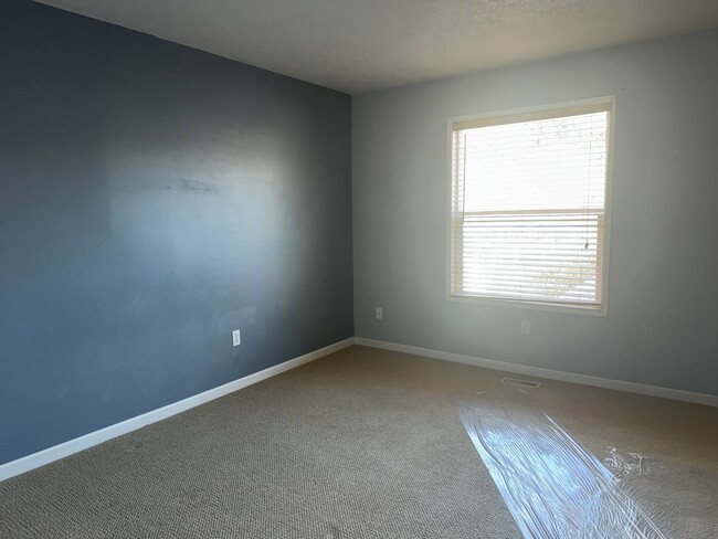 Building Photo - Charming Remodeled Townhome in Raleigh West - Prime Location w/ Garage & Private Patio