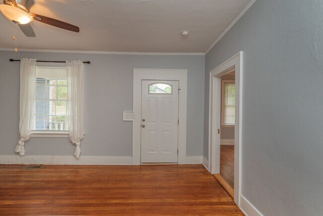 Building Photo - 2056 McDowell St