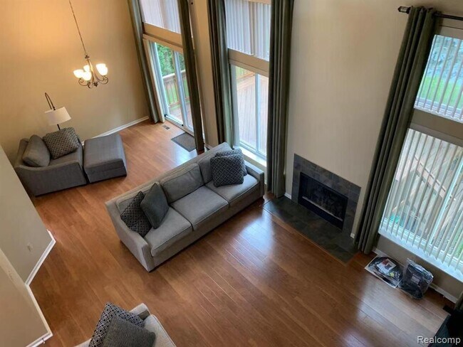 Building Photo - 3141 Bridlewood Dr