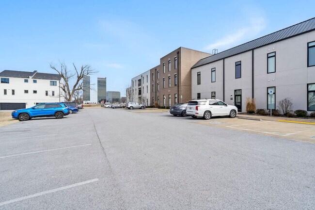 Building Photo - 3938 S Grand Ave
