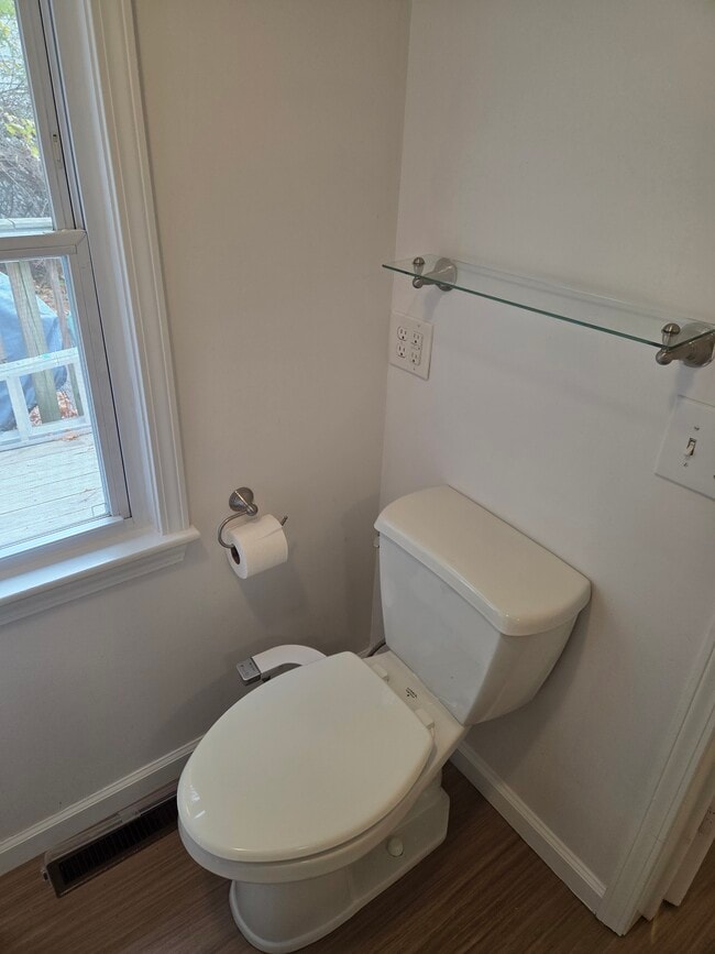 Building Photo - 176 W North St