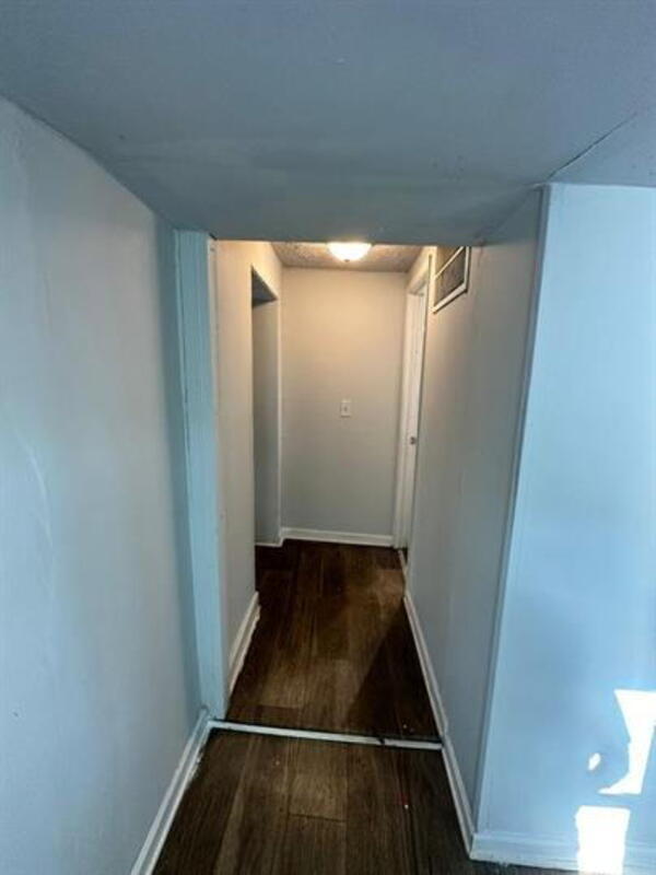 Building Photo - 5038 Westbrook Rd