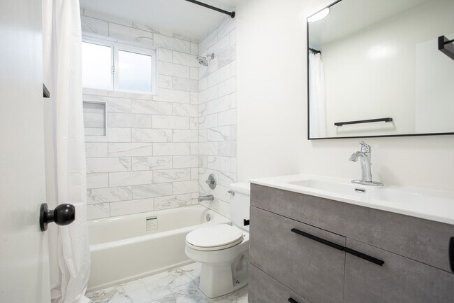 Building Photo - 1211 Detroit N St