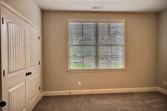 Building Photo - 214 E South St