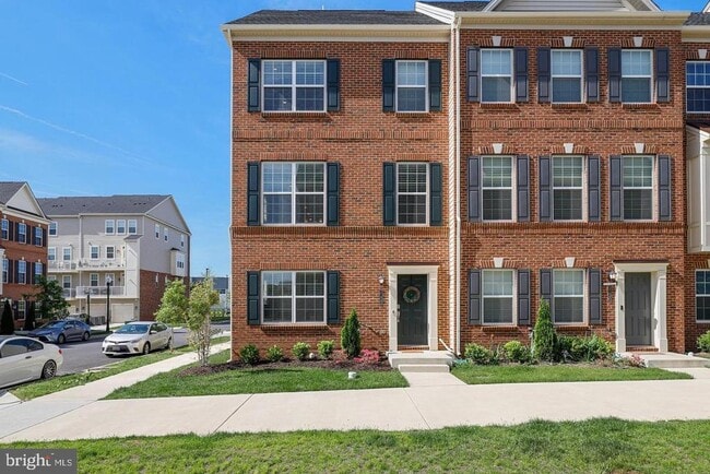 Building Photo - 7132 McHenry Mews