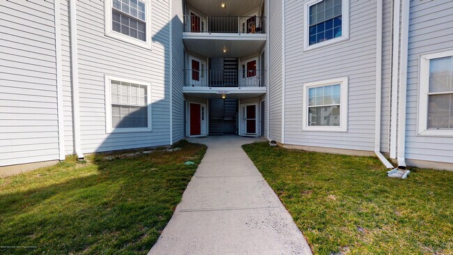 Building Photo - 1019 Waters Edge Dr