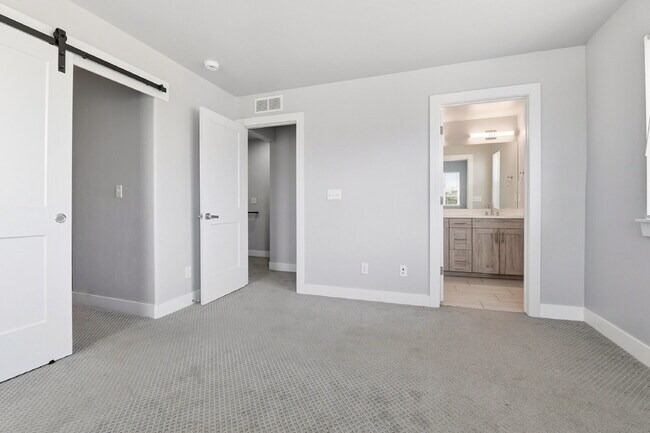 Building Photo - $2,890.95, 2-bed, 2.5-bath, located in Denver with a rooftop terrace.