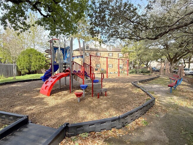 Building Photo - 13240 Trail Hollow Dr