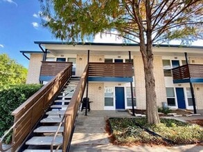 Building Photo - 308 Smith St