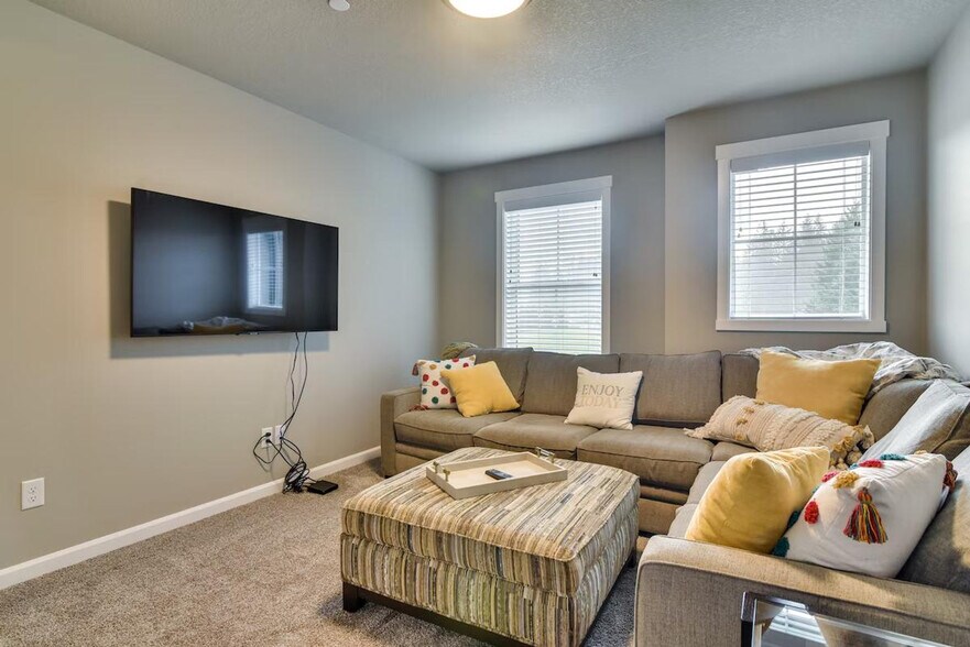 Building Photo - 6816 NE 131st Way