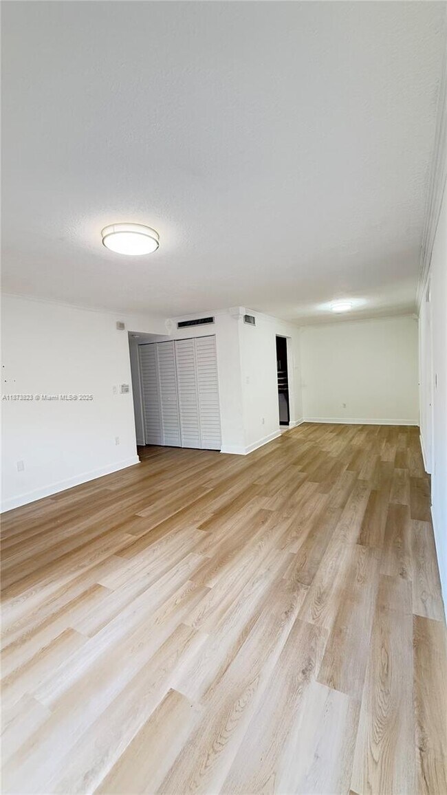 Building Photo - 7121 Miami Lakes Dr