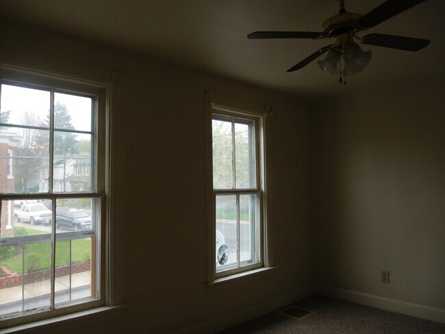 Building Photo - 147-149 N. Potomac Street