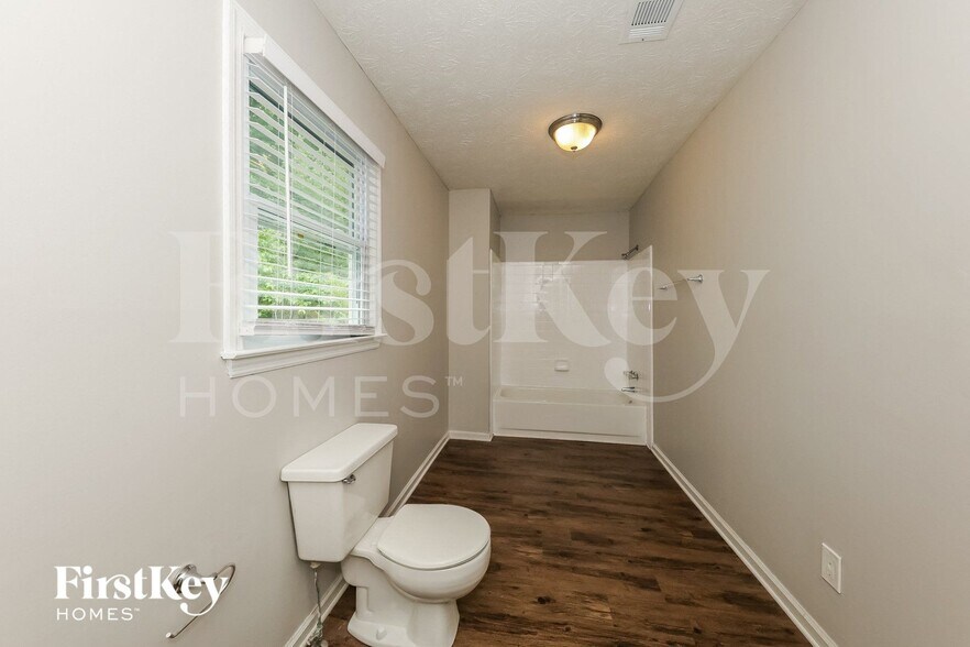 Building Photo - 2902 Moorings Pkwy SW