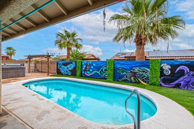 Building Photo - "3-Bedroom, 2-Bathroom Solar Home with a Pool in Mesa Del Sol!"