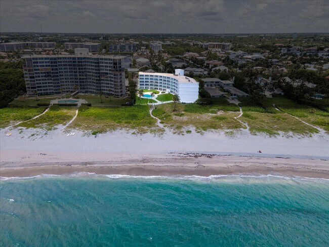 Building Photo - 1213 S Ocean Blvd