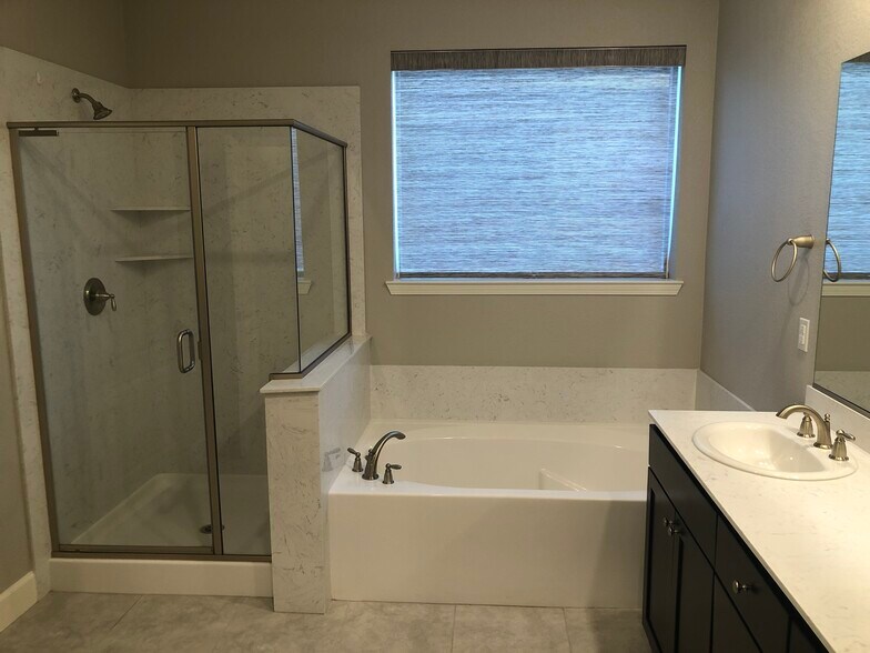 Master Bathroom - 6142 Red Stable Rd