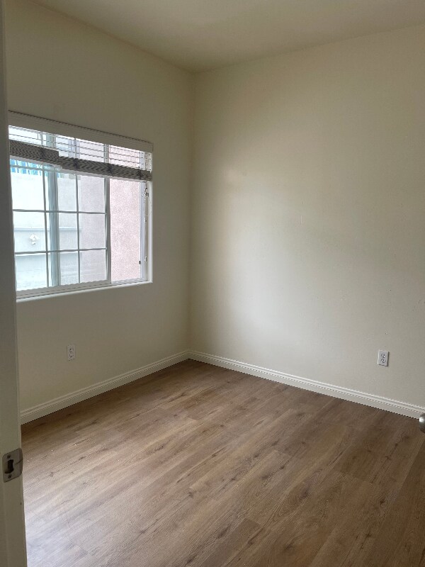 Building Photo - 3953 Riviera Dr