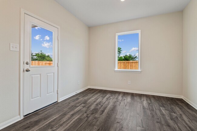 Building Photo - 345 Fastboy Ln