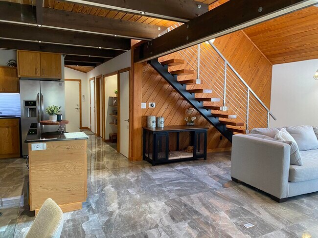 Building Photo - 141 Hunters Trce