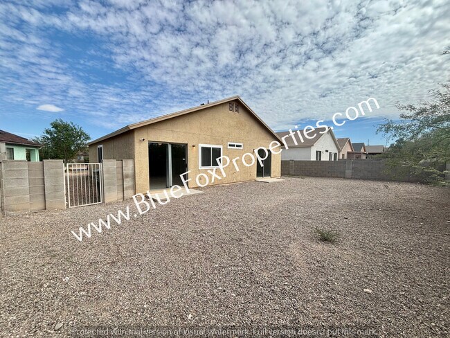 Building Photo - 6006 S Mogollon Dr