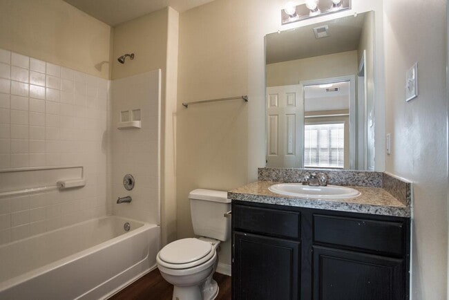 Building Photo - 734 Horseshoe Springs Ln
