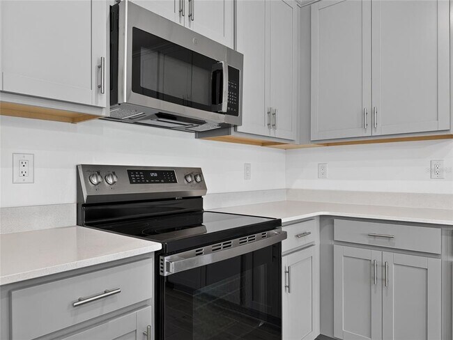 Building Photo - 3004 Jessamine Dr