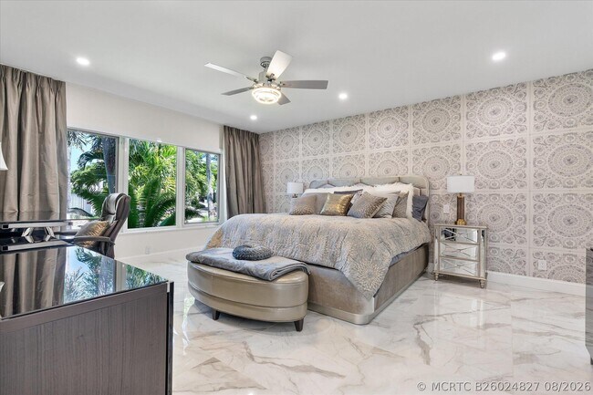 Building Photo - 207 Royal Palm Dr