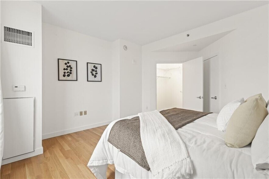 Building Photo - 1 W Exchange St