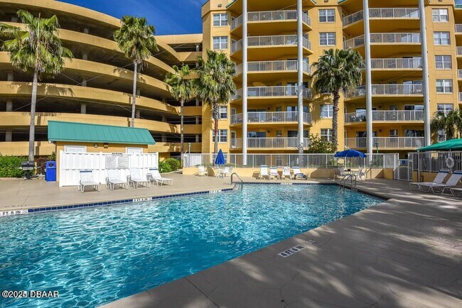 Building Photo - 4650 Links Village Dr