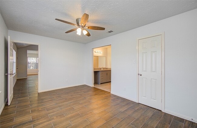 Building Photo - 2702 Fir Crest Ct