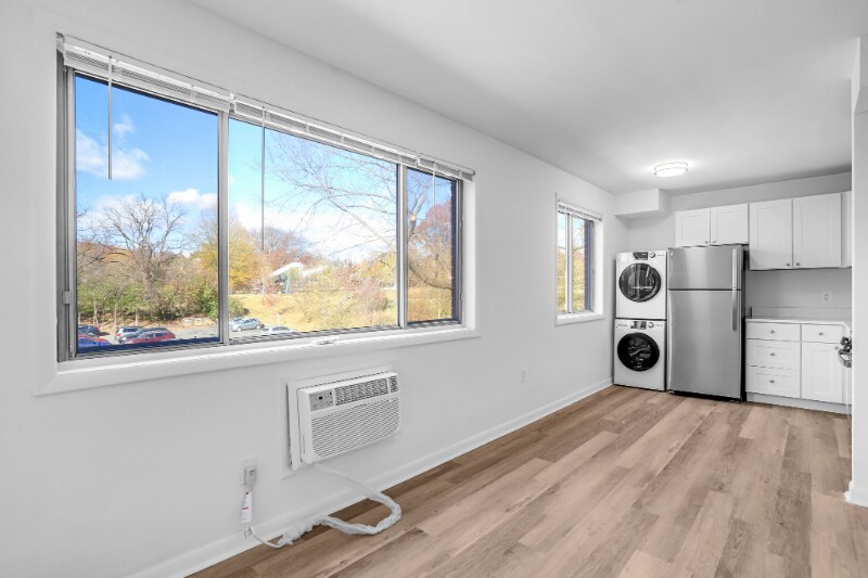 Building Photo - 4465 MacArthur Blvd NW