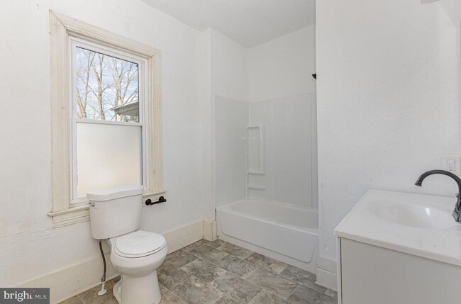 Building Photo - Cozy 3 bedroom in west York