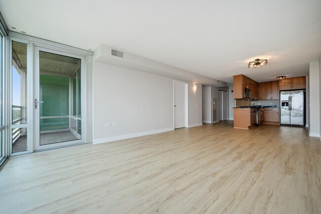 Building Photo - 9715 Woods Dr