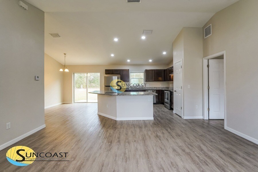Building Photo - 10 Juniper Trail
