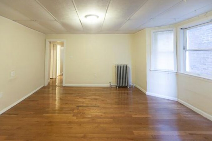 Building Photo - 28 Monmouth St