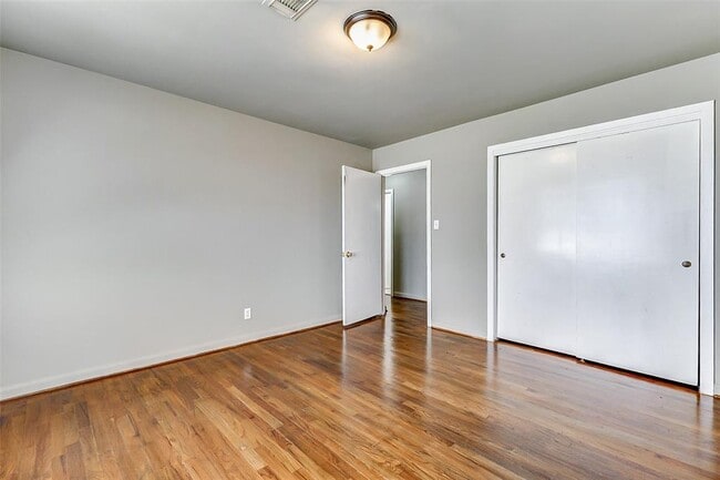 Building Photo - 6763 Glen Rock Dr