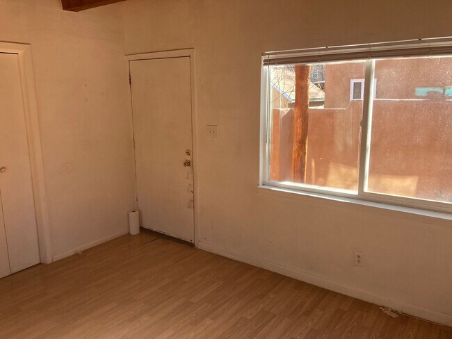 Building Photo - 406 Griffin St