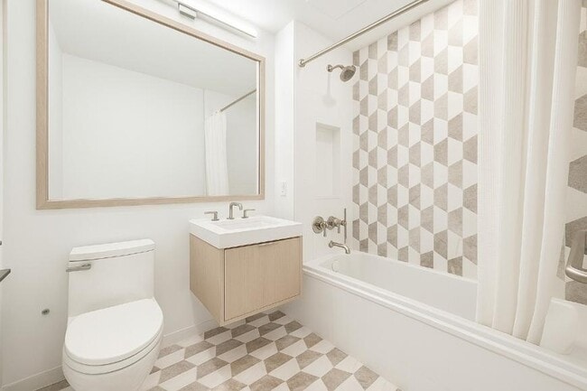 Building Photo - 0 bedroom in Queens NY 11101