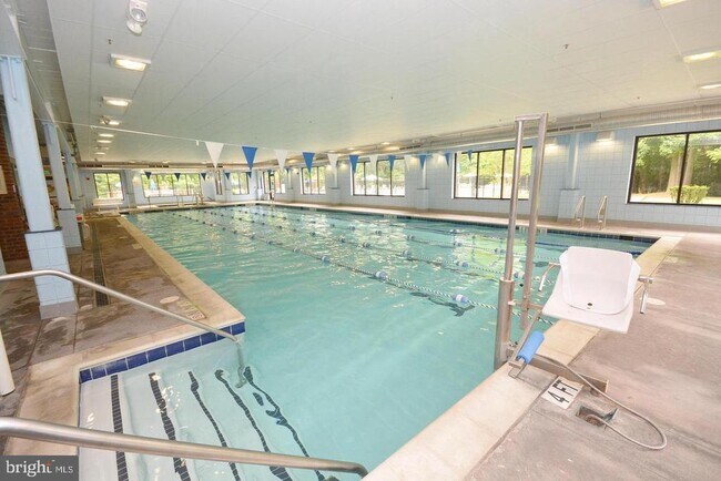 Building Photo - 930 Astern Way