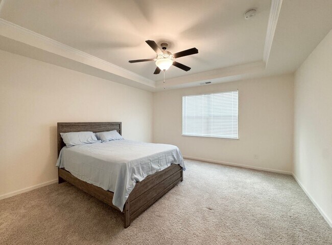 Building Photo - 612 Columbus Cir
