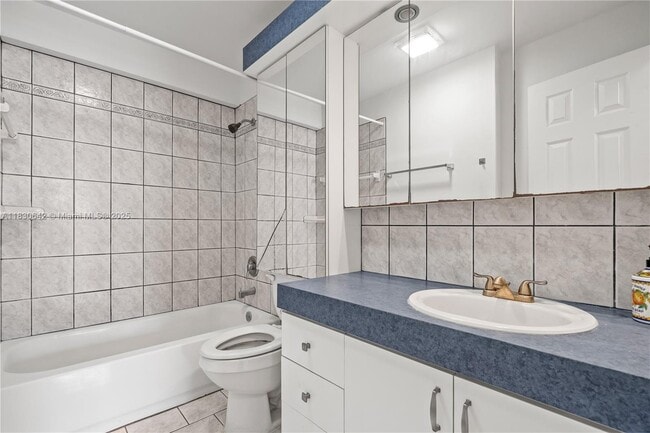 Building Photo - 3545 NE 167th St