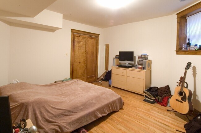 Building Photo - 3704 N Wayne Ave