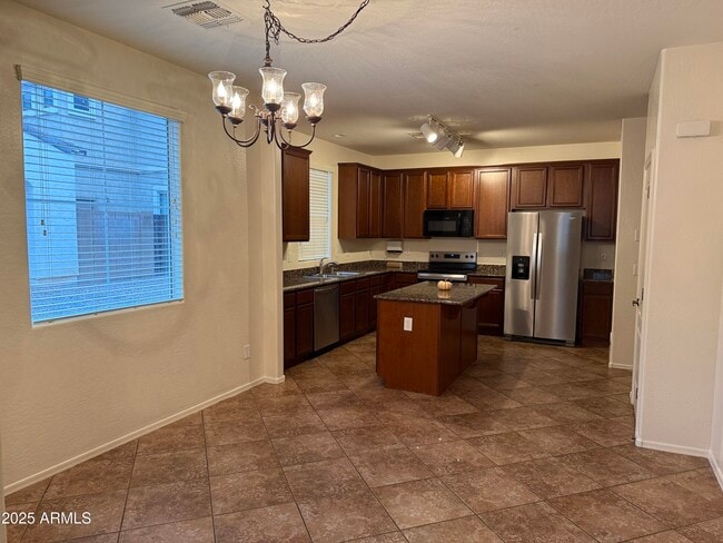 Building Photo - 4264 E Carla Vista Dr